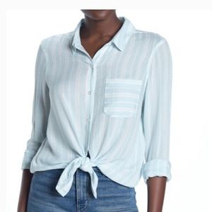 NWOT Abound light blue stripe shirt XS